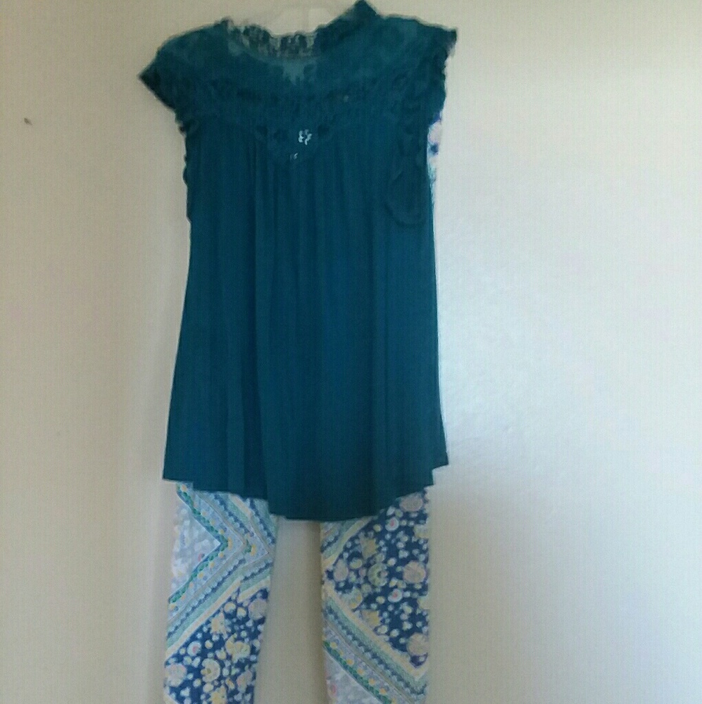 Girls 2 piece outfit